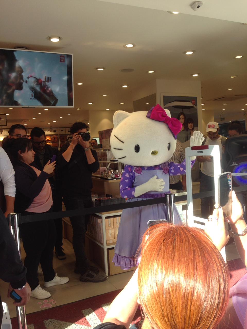 MINISO X Hello Kitty abarrota el centro histórico